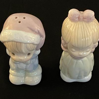 A COLLECTION OF SALT AND PEPPER SHAKERS