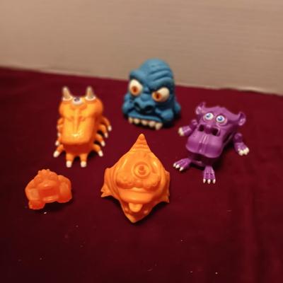 1988 KENNER THE REAL GHOSTBUSTERS MINI TRAPS AND MORE