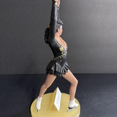 Kristi Yamaguchi autograph Figurine -#400/950