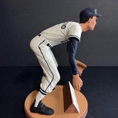 Luis Aparicio Autographed Figurine - #1029/1984