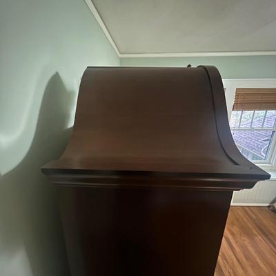 Thomasville Highboy Dresser (B3-RG)