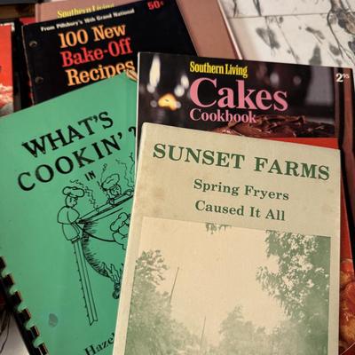 Vintage Cookbook Lot 185