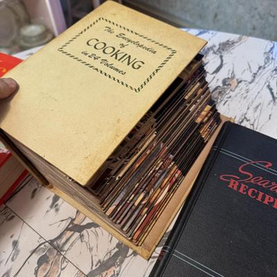 Vintage Cookbook Lot 185