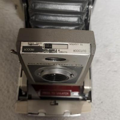 Sale Photo Thumbnail #504: Polaroid 850 Electric Eye Land Camera. Fits medium flat rate box