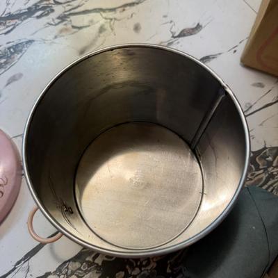 New Vintage Grease Can and Shaker Aet