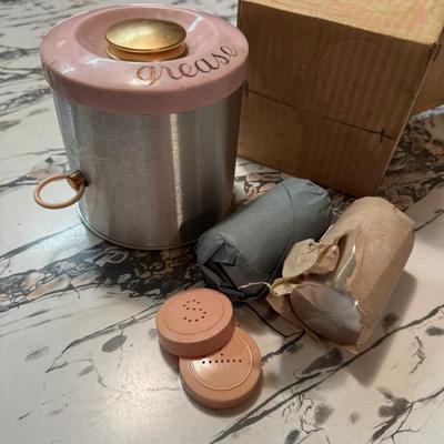 New Vintage Grease Can and Shaker Aet