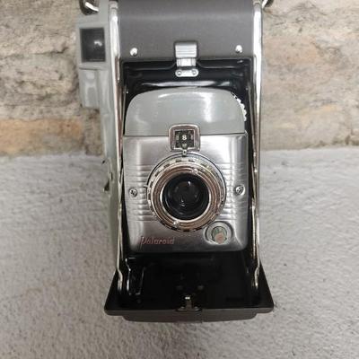 Sale Photo Thumbnail #517: Polaroid Model 80 in case with book, flash and bulbs. Fits large flat rate box