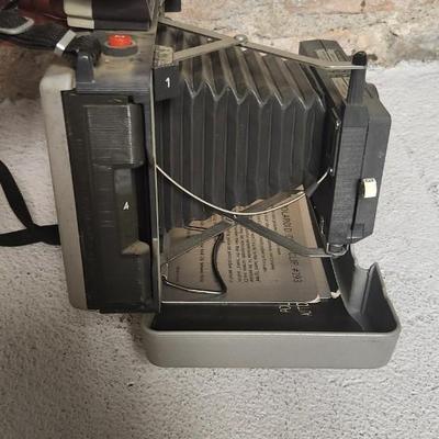 Sale Photo Thumbnail #575: Polaroid 220 with booklet