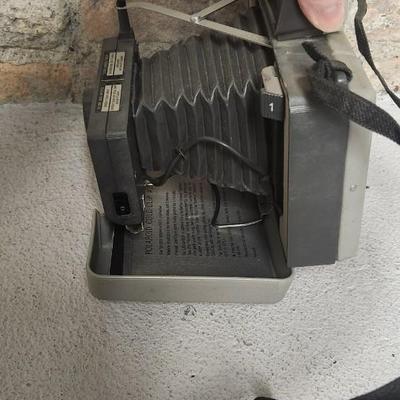 Sale Photo Thumbnail #577: Polaroid 220 with booklet