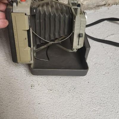 Sale Photo Thumbnail #583: Polaroid 340. Fits medium flat rate box