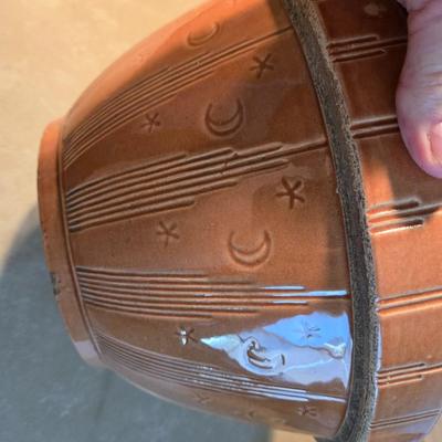 Sale Photo Thumbnail #6: Vintage 1930's Watt Pottery bowl  Good color.  No cracks.  Very old small chip on rim. shown in photo