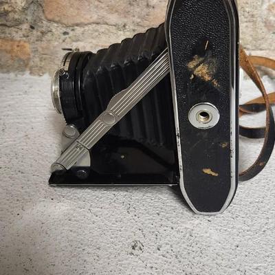 Sale Photo Thumbnail #634: Kodak Tourist. Fits medium flat rate box