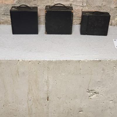 Sale Photo Thumbnail #662: 3 old box cameras. Fits medium flat rate box