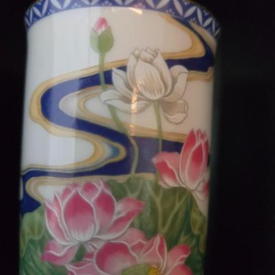 Sale Photo Thumbnail #49: Complete set of 12 monthly tea cups by Franklin Mint