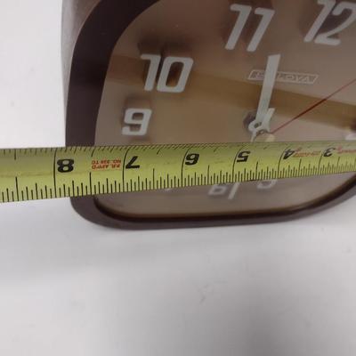 Vintage Bulova Quartz Shelf Clock