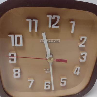 Vintage Bulova Quartz Shelf Clock