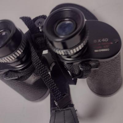 Bino-Lux 8x40 Field Glasses with the David Sibley Field Guide to Bird Watching in North America