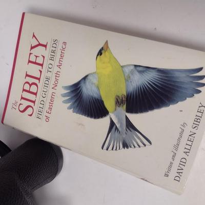 Bino-Lux 8x40 Field Glasses with the David Sibley Field Guide to Bird Watching in North America