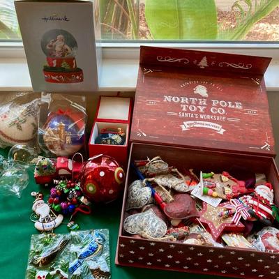 Sale Photo Thumbnail #111: Lot of Seasonal decor.  Everything included in photo