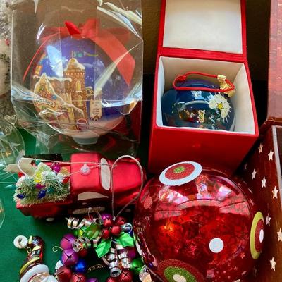 Sale Photo Thumbnail #114: Lot of Seasonal decor.  Everything included in photo