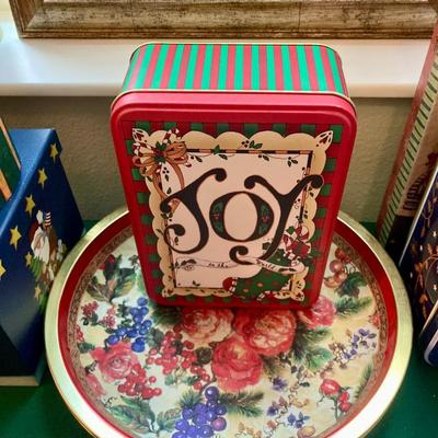 Sale Photo Thumbnail #125: Lot of Seasonal items