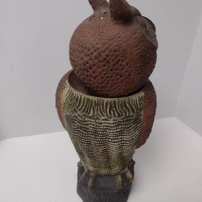 Resin Garden Owl with Bobble Head Feature
