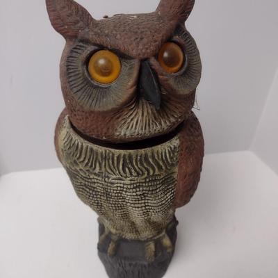 Resin Garden Owl with Bobble Head Feature