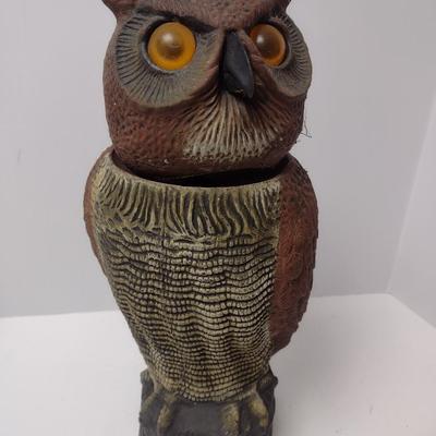 Resin Garden Owl with Bobble Head Feature