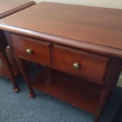 Cherry Finish Queen Anne Design Single Drawer Accent Table Open Home Collection by Stanley Choice A