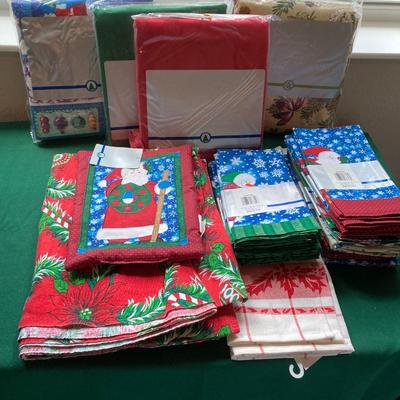 Sale Photo Thumbnail #173: Various tablecloths,, napkins.  Many brand new