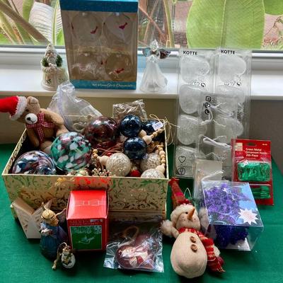 Sale Photo Thumbnail #177: Glass ornaments.  Other assorted ornaments and hooks