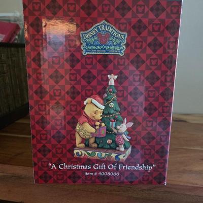 Sale Photo Thumbnail #196: Walt Disney Showcase, Pooh & Piglet Ornament.  Excellent condition.  Box is good too.