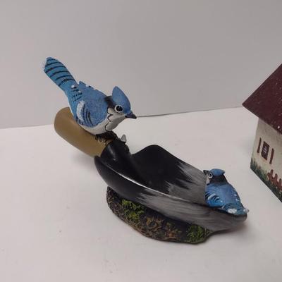 Pair of Garden Decor Wild Bird Themed Items
