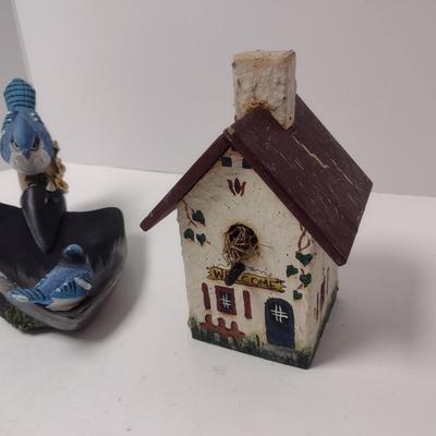 Pair of Garden Decor Wild Bird Themed Items
