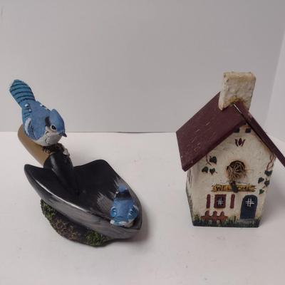 Pair of Garden Decor Wild Bird Themed Items