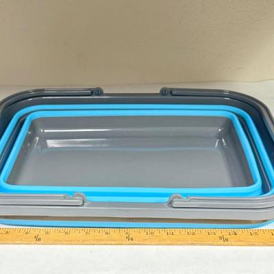 Sale Photo Thumbnail #457: SAMMART 15L (4 Gallon) Collapsible Rectangular Handy Tub/Basket/Bucket.  Like-new condition.