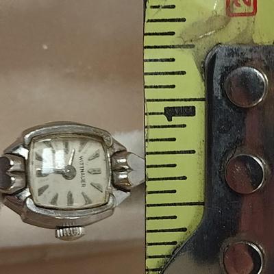 Vintage Wittnauer Woman's Manual Wind Wristwatch with Original Box