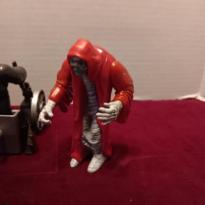 1980'S "OUTLAW SCUZZ" AND HIS "SCUZZ BUCKET", THUNDERCATS "MA-MUTT" AND "MUMM-RA"