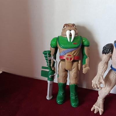 1980'S THUNDERCATS "TUSKA WARRIOR", "VULTUREMAN" AND "LION-O" WITH "SNARF"