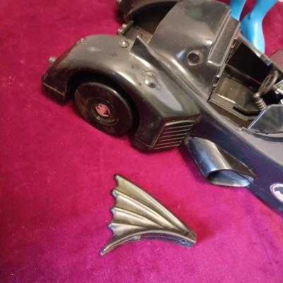1989 BATMOBILE AND 1988 BATMAN