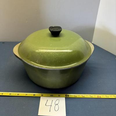 Vintage Club Aluminum Dutch Oven