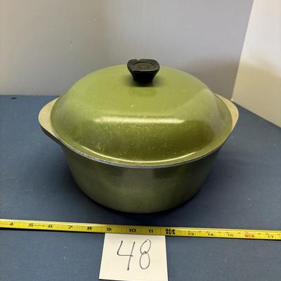 Vintage Club Aluminum Dutch Oven