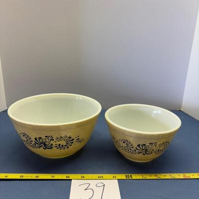 Pyrex Homestead Mixing Bowls