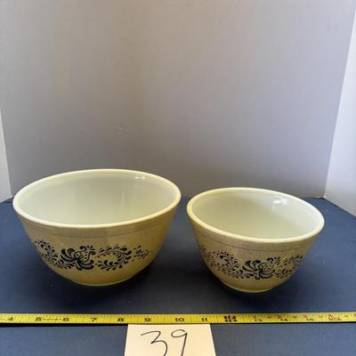 Pyrex Homestead Mixing Bowls