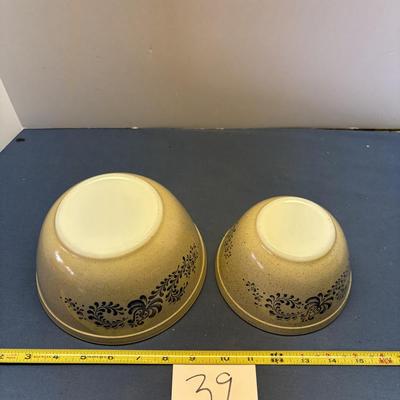 Pyrex Homestead Mixing Bowls