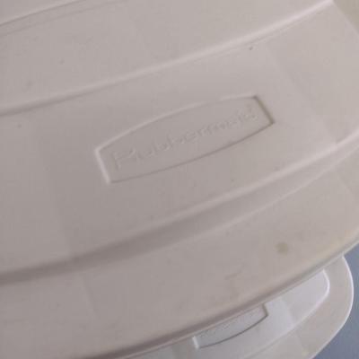 Pair of Plastic Storage Tubs with Lids