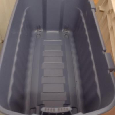 Pair of Plastic Storage Tubs with Lids