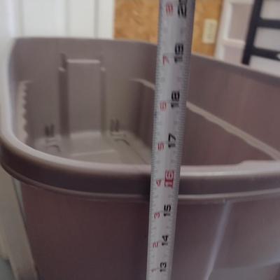 Pair of Plastic Storage Tubs with Lids