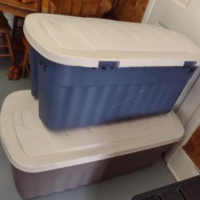 Pair of Plastic Storage Tubs with Lids