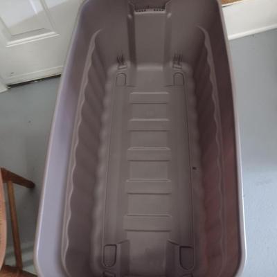 Pair of Plastic Storage Tubs with Lids